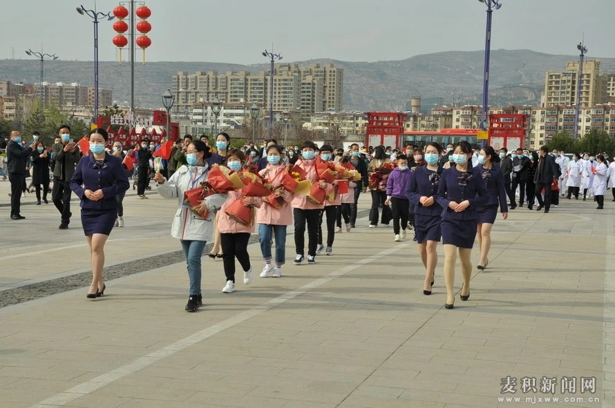 不辱使命 英雄凱旋！麥積區(qū)馳援武漢5名醫(yī)務(wù)人員回家了