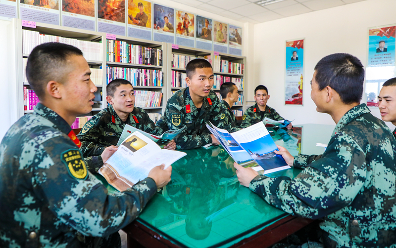 隴拍客·世界讀書日|甘肅武警：書香滿軍營(yíng)（組圖）