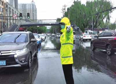 雨情急！多部門聯(lián)動疏通保暢
