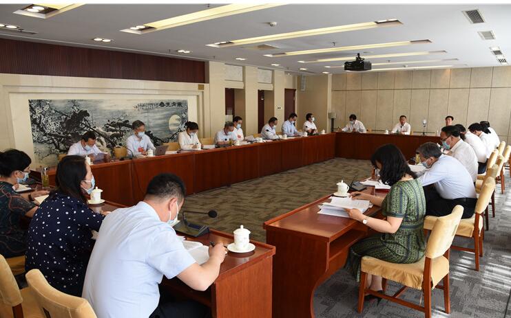【兩會(huì)快訊】甘肅代表團(tuán)分組審議全國(guó)人大常委會(huì)工作報(bào)告，唐仁健參加第二小組會(huì)議并發(fā)言
