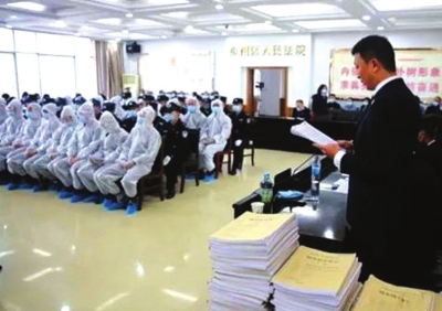 天水秦州區(qū)開審18人涉惡案 被控涉嫌敲詐勒索、尋釁滋事、開設(shè)賭場等