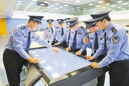 致敬！人民警察