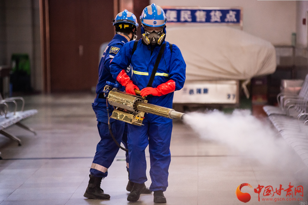【新春走基層】護(hù)航回家路，蘭州車站這波操作很硬核！