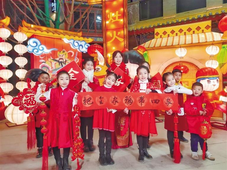 中共蘭州市委宣傳部出品 原創(chuàng)音樂電視《全家?！?向全市人民拜年！