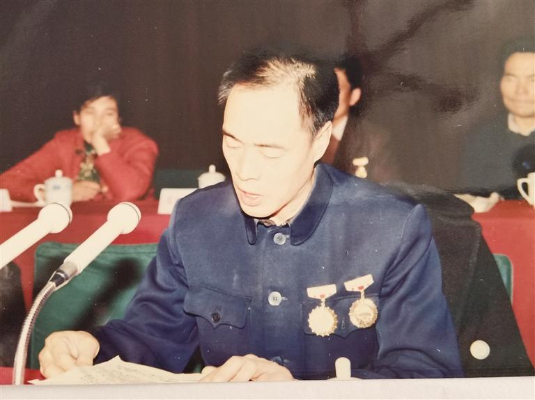 尋訪百名先鋒黨員  他用13年的時(shí)間完成28年的工作量——記“刀具大王”、全國勞模、蘭州通用機(jī)器廠工人技師蘆聚才