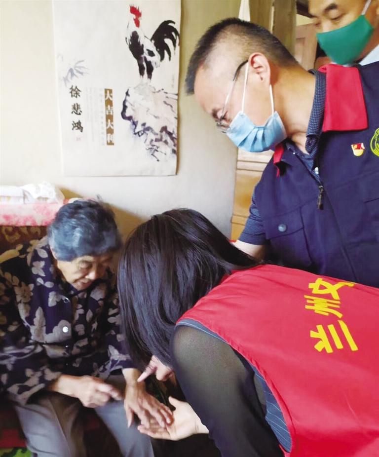 在公益志愿服務(wù)中踐行初心使命——記中國好人、城關(guān)區(qū)一方公益慈善協(xié)會(huì)黨支部書記高平