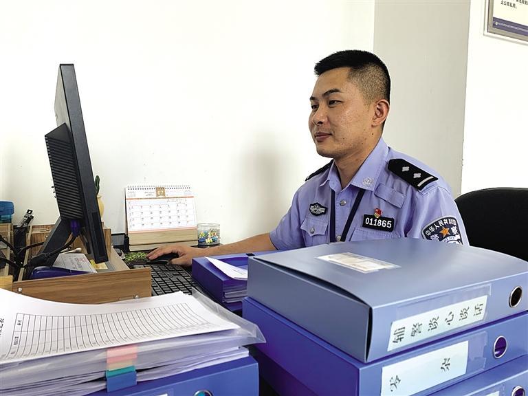 “身為黨員，就應該第一個往前沖”