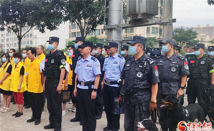 發(fā)現(xiàn)非法飆車“炸街”違法行為 市民可通過三種方式隨手拍舉報(bào)