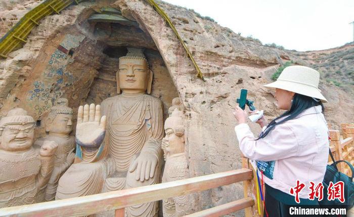 圖為位于甘肅省武威市境內(nèi)的天梯山石窟，其開(kāi)鑿于東晉十六國(guó)時(shí)期的北涼。(資料圖) 崔琳 攝