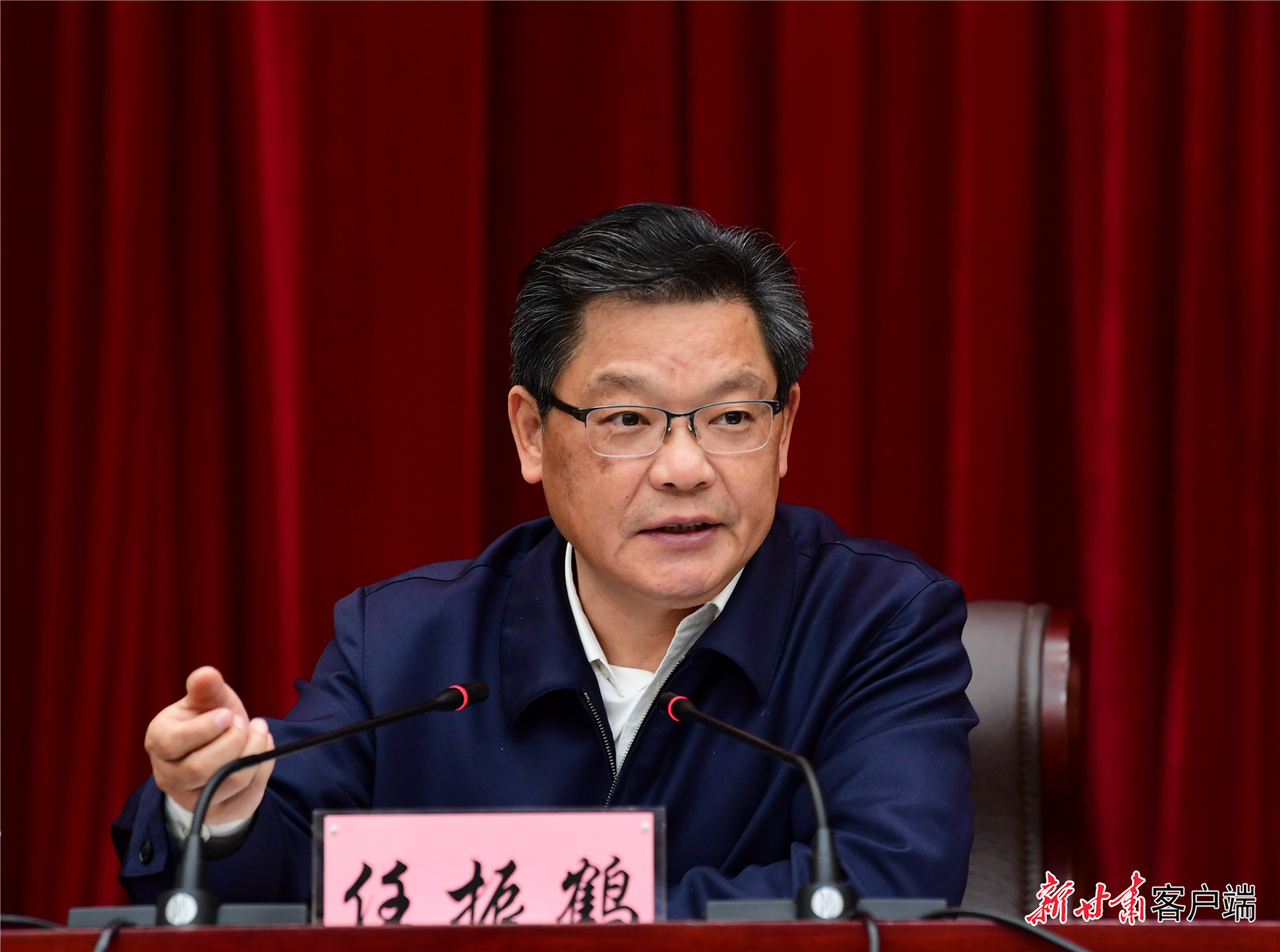任振鶴在全省新型城鎮(zhèn)化工作推進會議上強調：凝心聚力抓落實、蹄疾步穩(wěn)向前進，奮力推進新型城鎮(zhèn)化建設再上新臺階