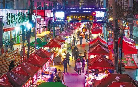 蘭州市城關(guān)區(qū)正寧路小吃夜市、南關(guān)民族風(fēng)味一條街恢復(fù)營業(yè)