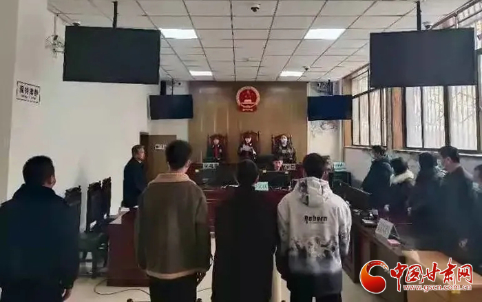 依法帶娃！甘肅省平?jīng)鍪邪l(fā)出首份《家庭教育令》