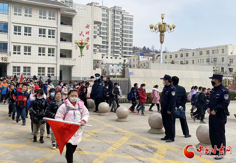 甘肅靈臺公安全力護(hù)航“開學(xué)季” 筑牢校園安全防線