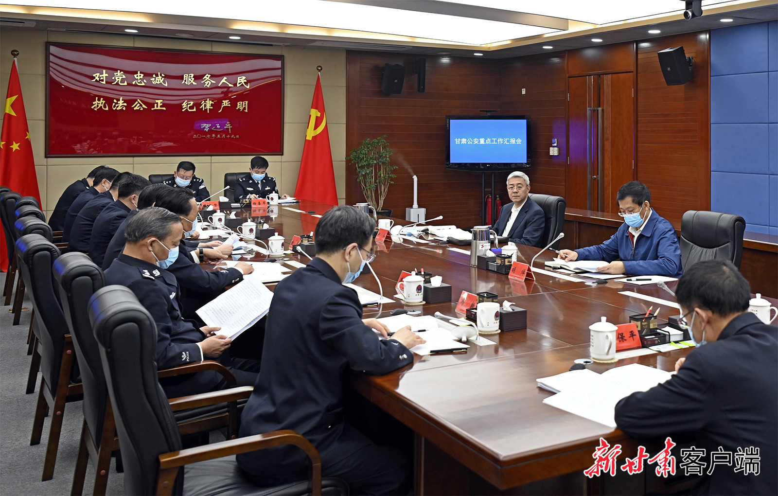 【甘快看】尹弘在甘肅省公安廳調(diào)研時強(qiáng)調(diào)：堅持政治建警鍛造公安鐵軍，全力以赴防風(fēng)險保安全護(hù)穩(wěn)定