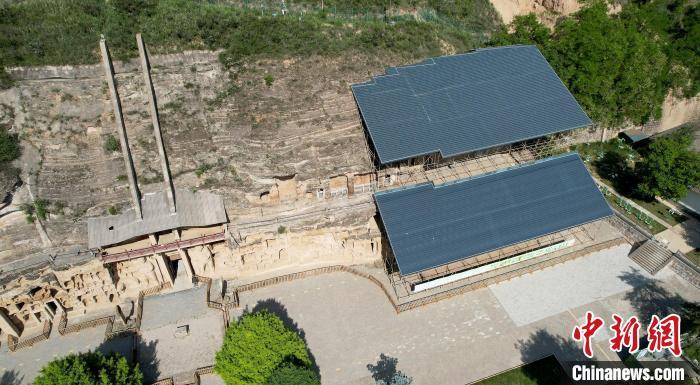 圖為航拍視角下的北石窟寺?！“瑧c龍 攝