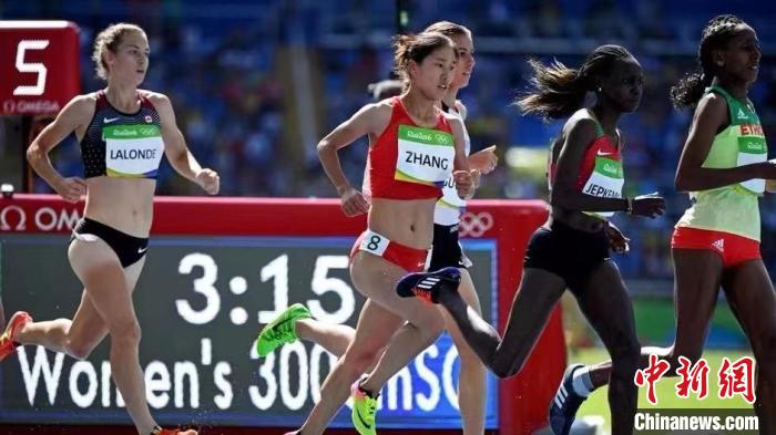 2016年8月，中國選手張新艷參加里約奧運會田徑女子3000米障礙賽預(yù)賽。(資料圖) 受訪者供圖