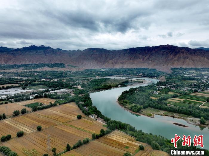 圖為黃河岸畔景色。(資料圖) 李玉峰 攝