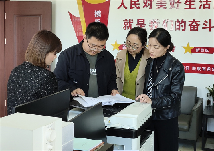 徽縣紀(jì)檢監(jiān)察系統(tǒng)組成3個(gè)片區(qū)協(xié)作交叉檢查組深入各鄉(xiāng)鎮(zhèn)督查惠民惠農(nóng)政策落實(shí)、村集體“三資”規(guī)范管理等工作.jpg