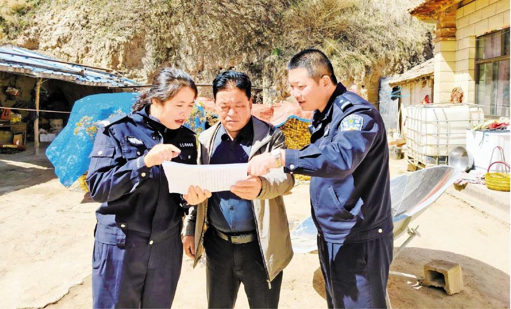 隴西公安逐戶查找逾期未檢、達(dá)到報廢標(biāo)準(zhǔn)車輛